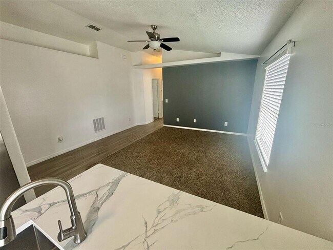 Building Photo - 1829 Lacy Ln