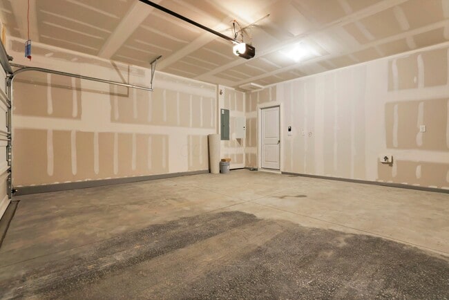 Building Photo - 6302 Marinelli Dr N