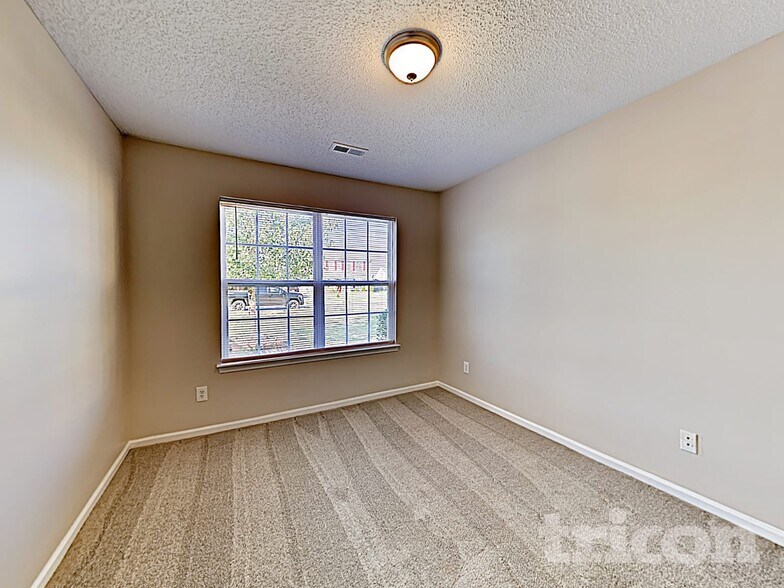 Building Photo - 218 Glencroft Dr