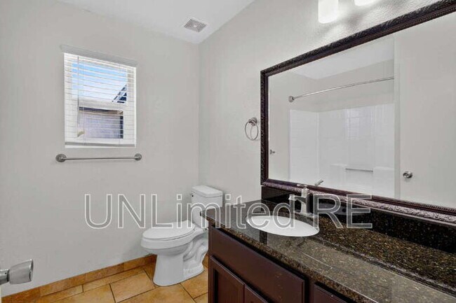 Building Photo - 2250 Atlantic Dr