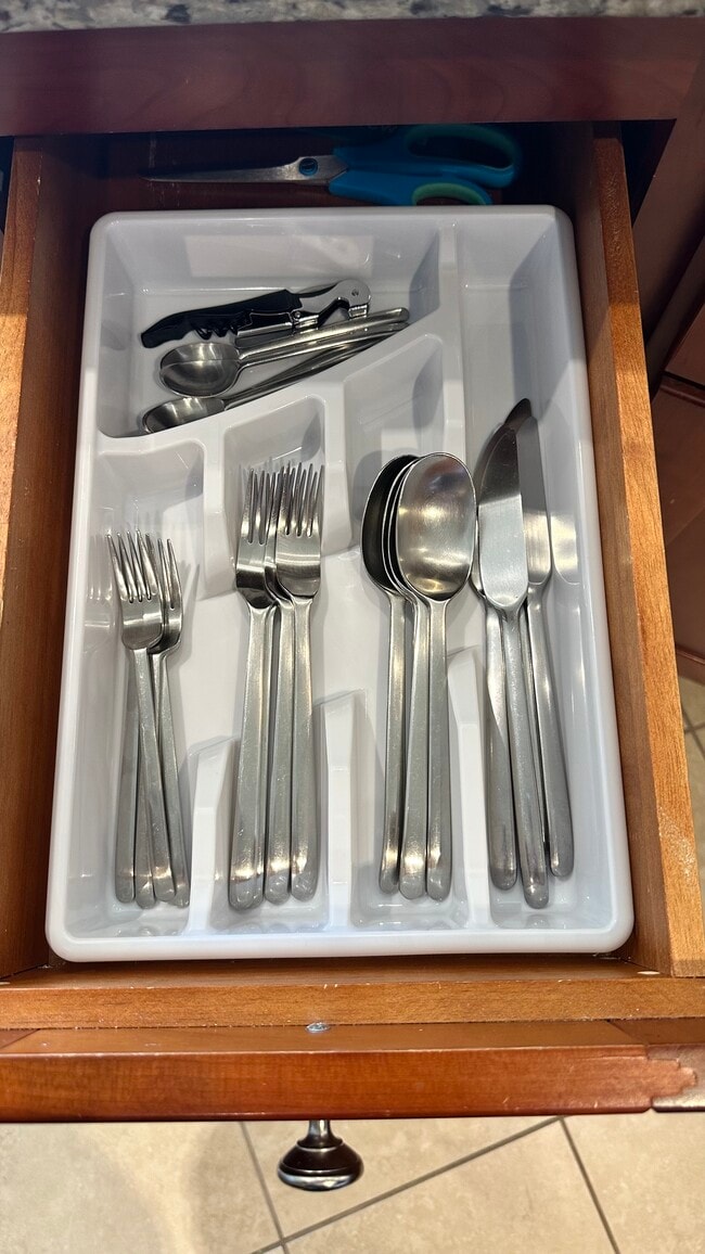 Building Photo - 450 N Arlington Ave