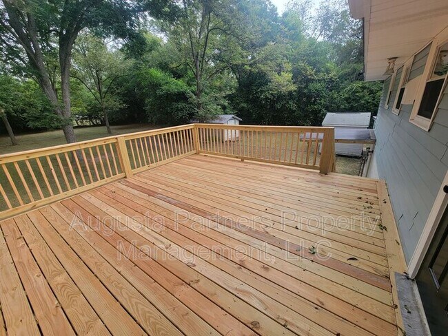 Building Photo - 322 N Hicks St