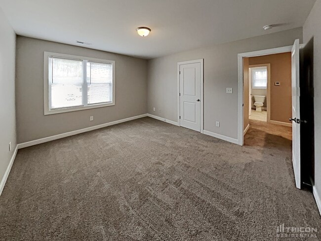 Building Photo - 257 Fender Dr
