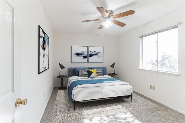 Building Photo - 7801 Callbram Ln