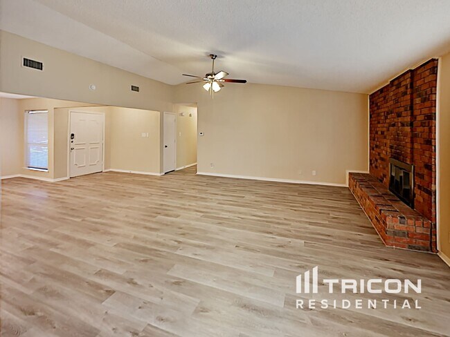 Building Photo - 2813 Whitehurst Dr