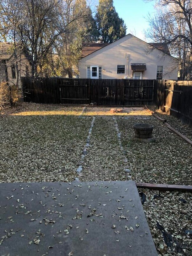 Building Photo - Charming 2br 1.5ba Two Level Condo in District 12 with Fenced Yard