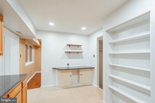 Building Photo - 3338 Carroll Ct