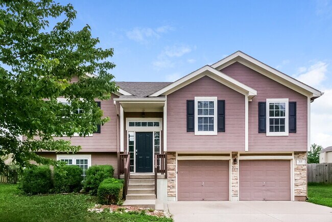 Primary Photo - 515 Hibiscus Dr