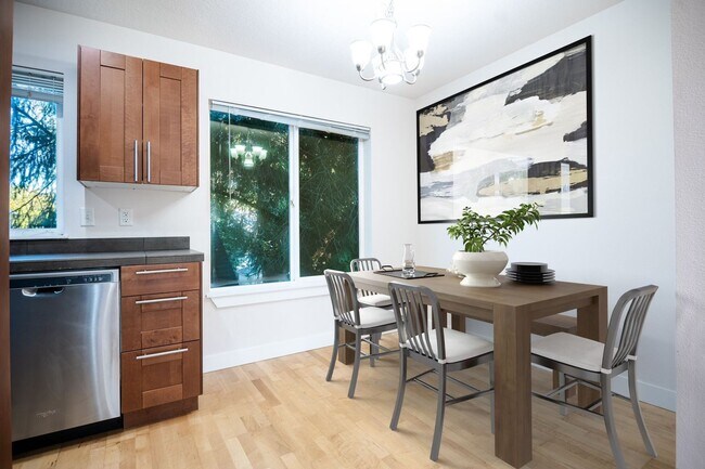 Building Photo - STILL AVAILABLE! Special: Only $500 Securi...