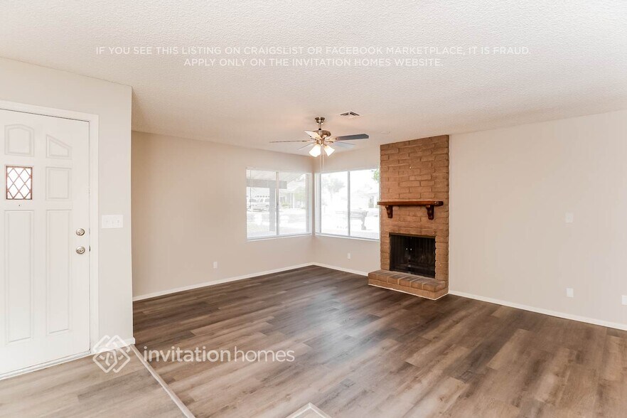 Building Photo - 1721 E 8th St