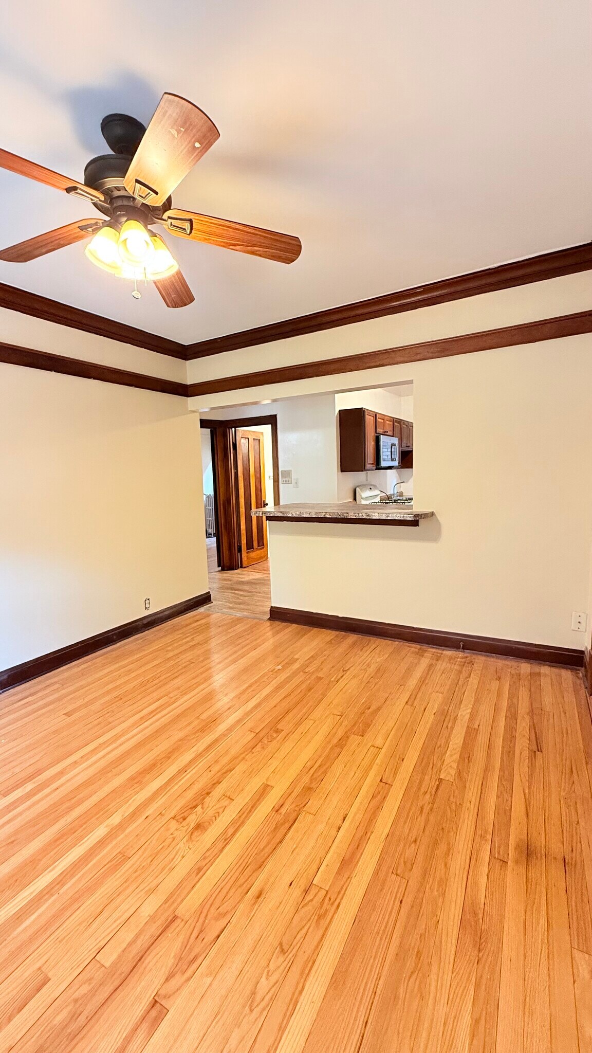 Building Photo - 4453 W Dickens Ave