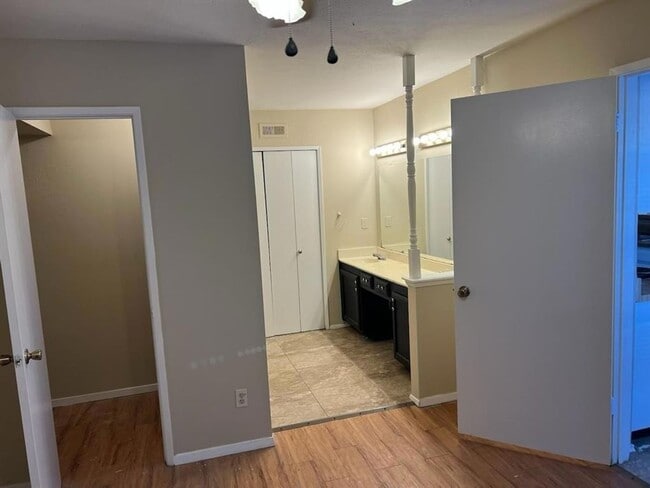 Building Photo - 4611 Jenkins Cir