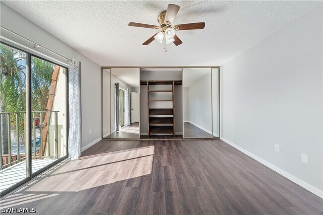 Building Photo - 5212 Cedarbend Dr