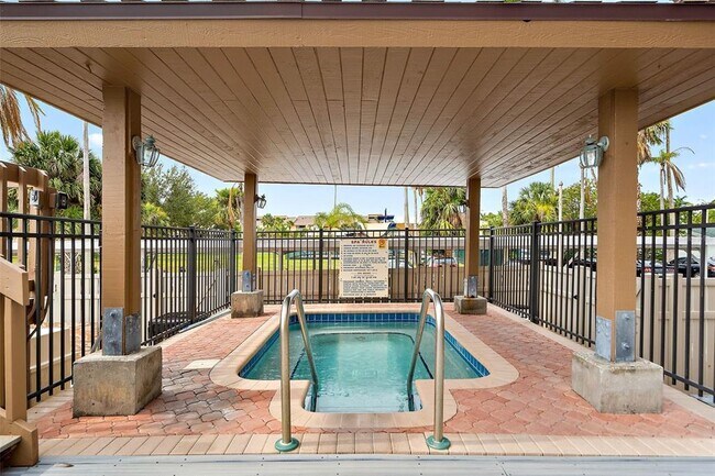 Building Photo - 10355 Paradise Blvd