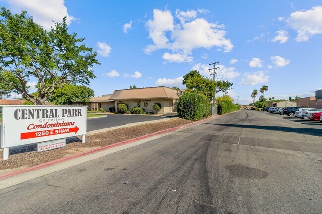 Building Photo - 1250 E Shaw Ave