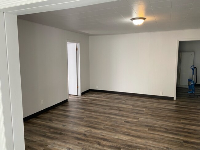 Building Photo - 389 S 360 W