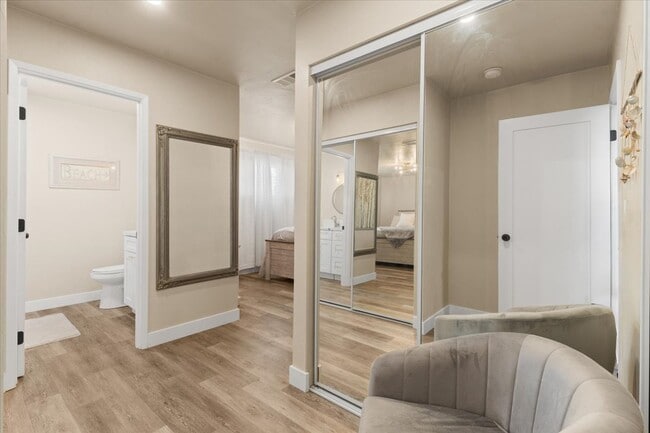 Building Photo - 1540 Souvenir Dr