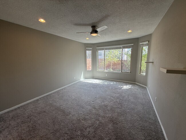 Building Photo - 6624 Yawkey Way NE