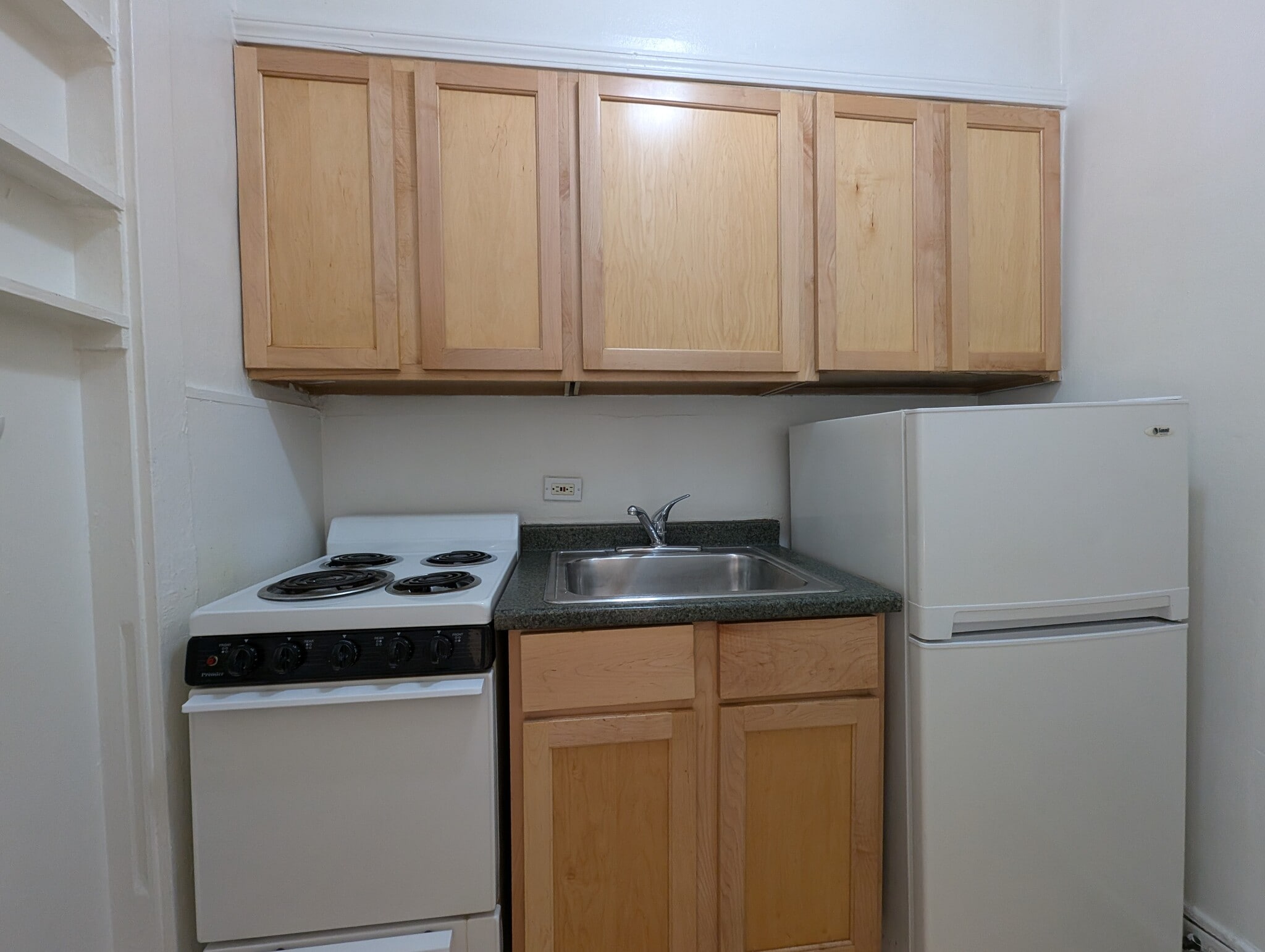 Building Photo - 535 W Arlington Pl