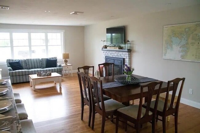 Building Photo - 110 Elgin Rd