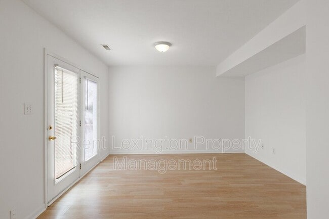 Building Photo - 1132 Jonestown Ln