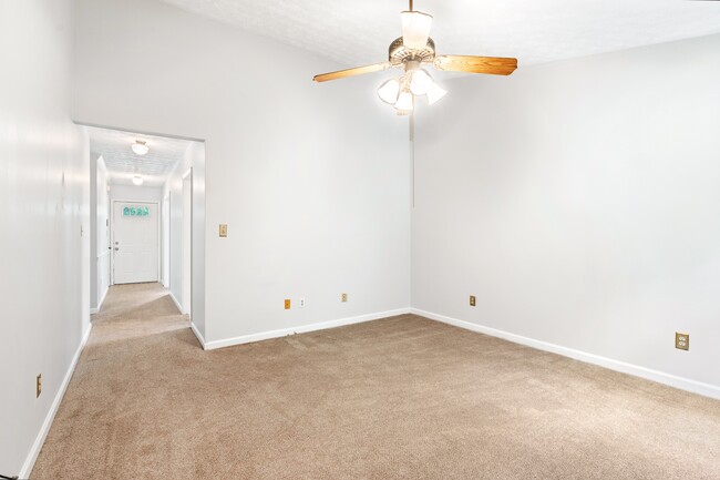 Building Photo - 1704 Hunting Creek Dr SE