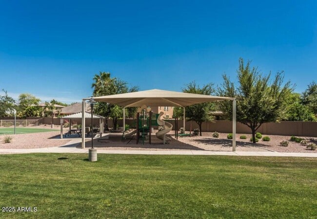 Building Photo - 637 E Indian Wells Pl