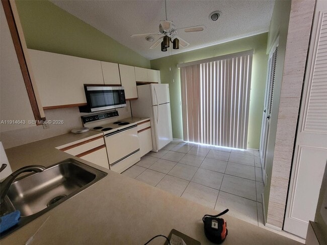 Building Photo - 469 Long Bow Ct