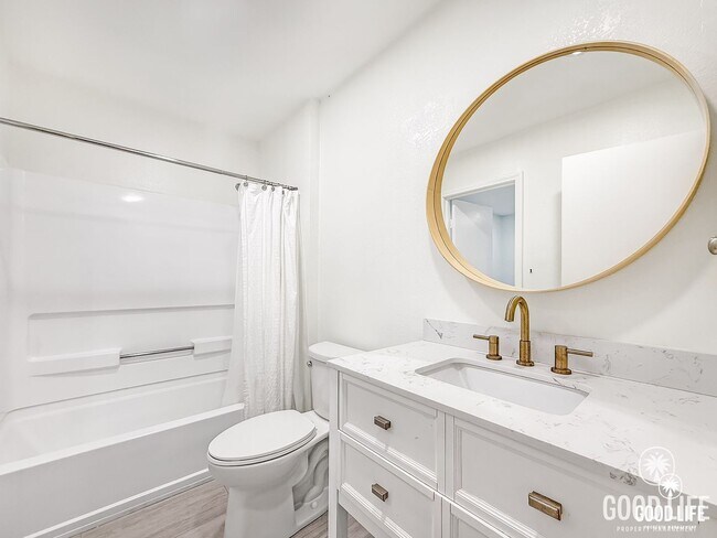 Building Photo - Great 2B/2BA Condo in Carmel Mountain Ranch w/ Community Pool, W/D, & Reserved Parking!