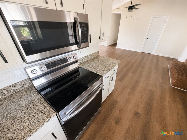 Building Photo - 1709 Shoemaker Dr