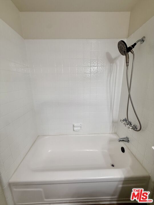 Building Photo - 10215 Variel Ave