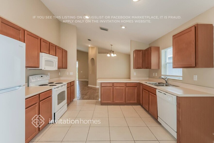 Building Photo - 8124 Alamosa Wood Ave