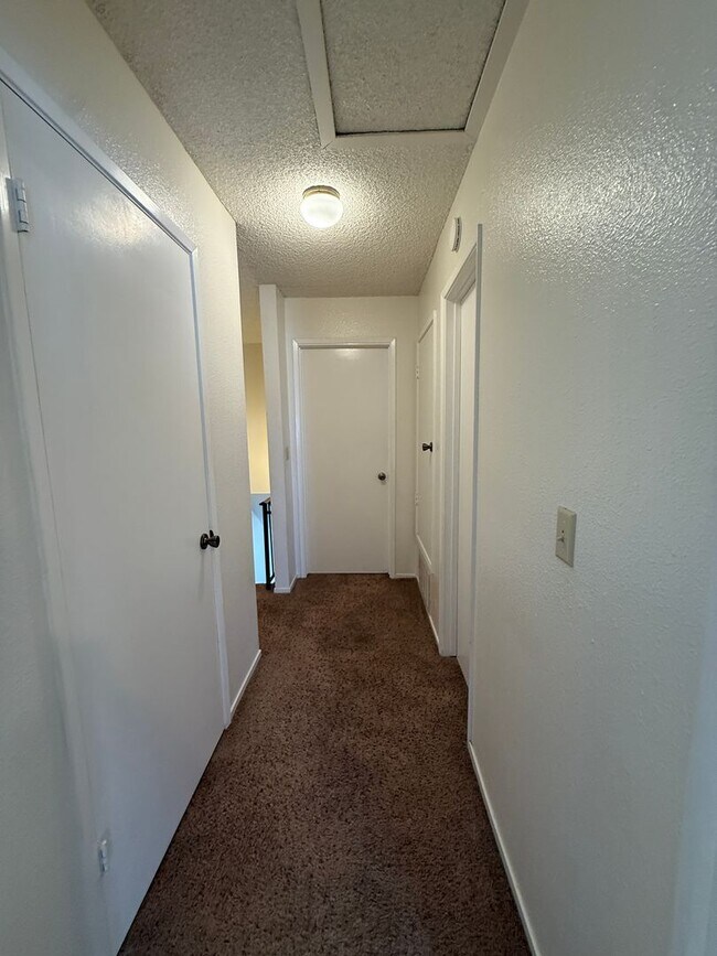 Building Photo - Large Two Story Condo with Two Car Detache...
