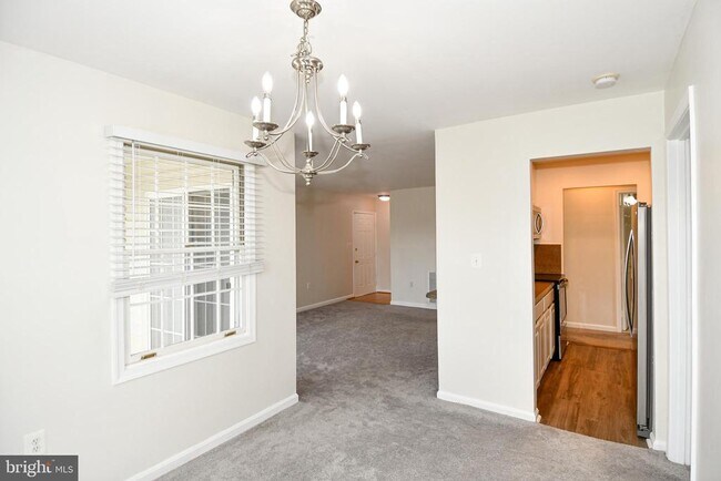 Building Photo - 114 Westwick Ct