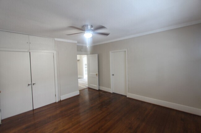 Building Photo - New On The Market and Newly Renovated!! Better Hurry!!