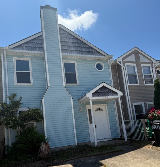 Primary Photo - 1375 Longlac Rd