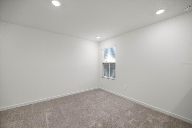 Building Photo - 4610 SW 83rd Lp
