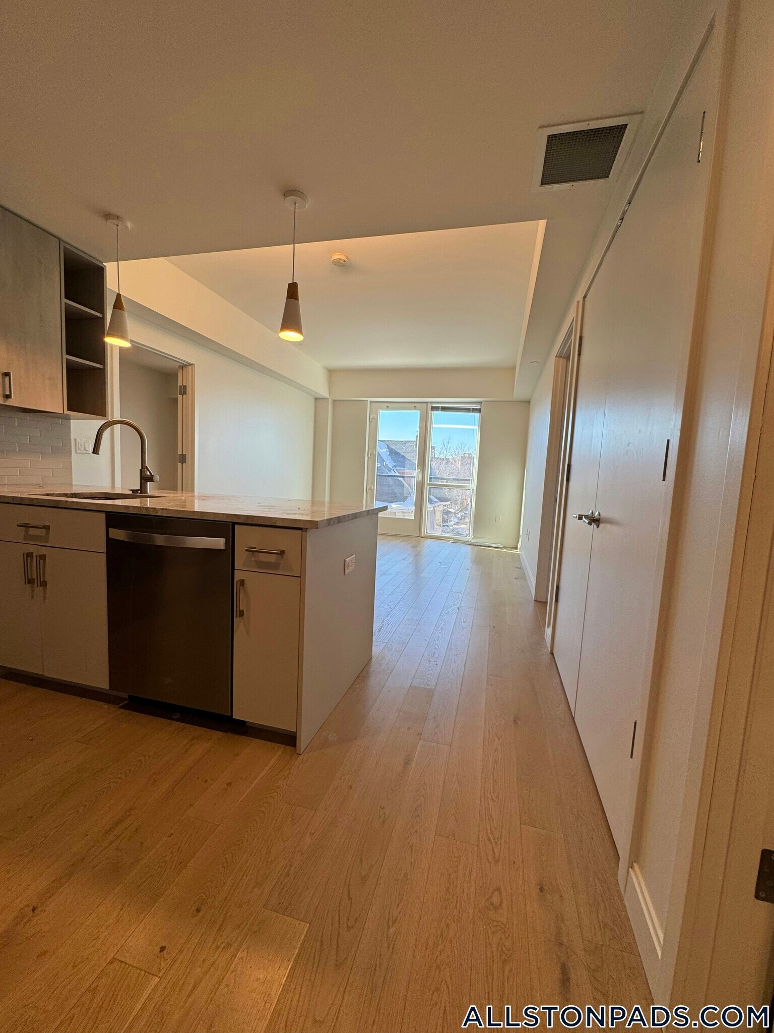 Building Photo - 55 Brighton Ave