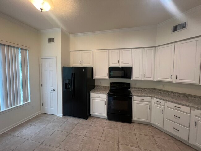 Kitchen - 7619 Bay Port Rd