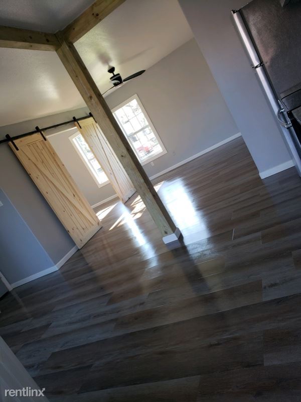 Building Photo - 622 Texan Trail