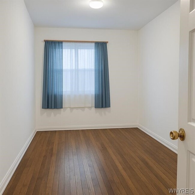 Building Photo - 64 Montrose Ave