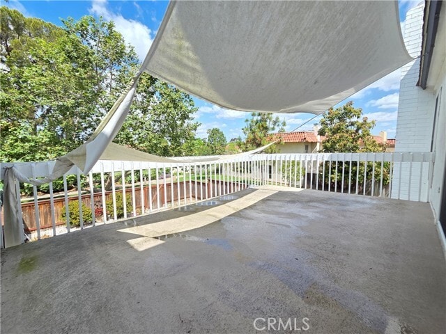 Building Photo - 20 Senisa