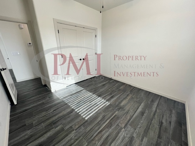 Building Photo - 5491 Ledesma Dr