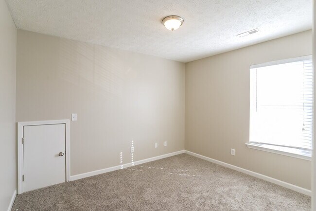 Building Photo - 119 Shady View Dr