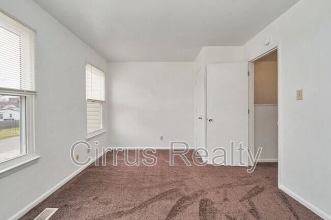 Building Photo - 2756 Peach St