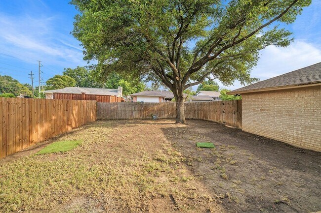 Building Photo - 1608 San Antone Ln