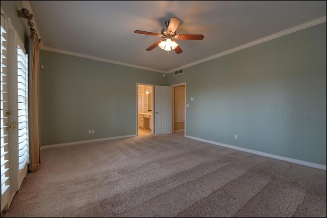 Building Photo - 6511 Wind Ridge Dr