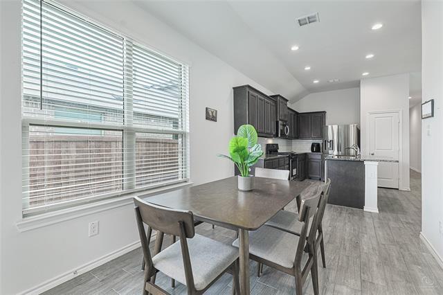 Building Photo - 1704 Emilia Dr