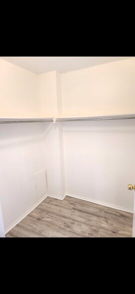 Building Photo - 501 Slaters Ln