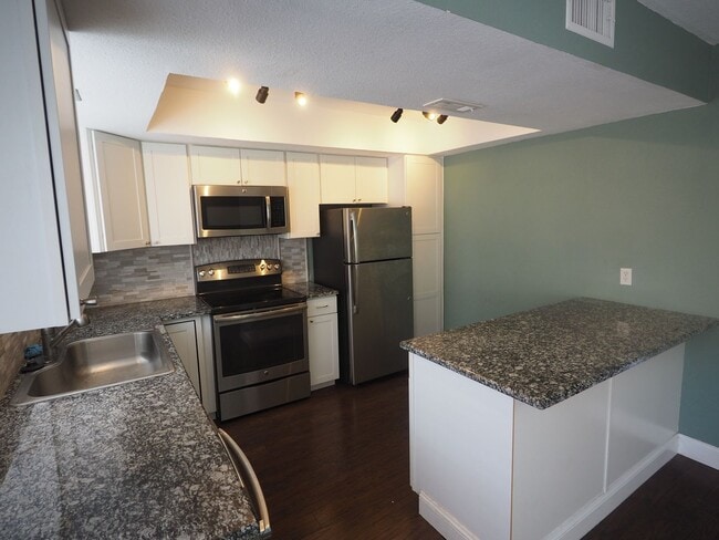 Building Photo - Amazing Austin condo!